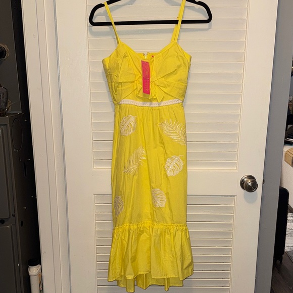 Lilly Pulitzer Dresses & Skirts - Lilly Pulitzer Yellow Dress with White Accents
